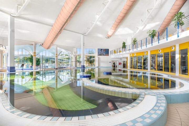 Pools & Facilities