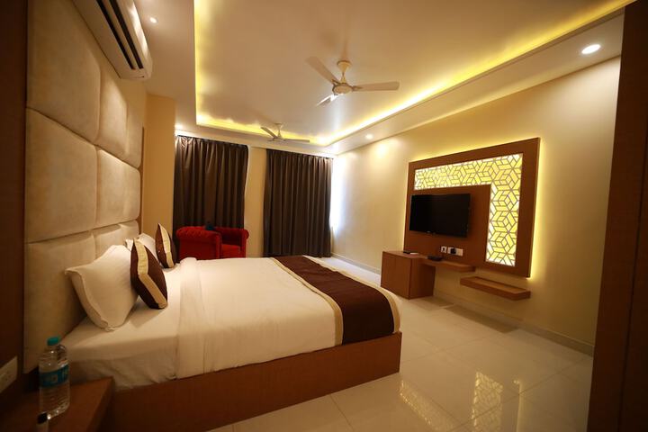 Room 12 of 21