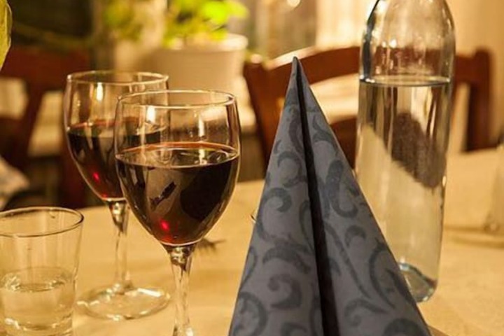 Dining 24 of 50
