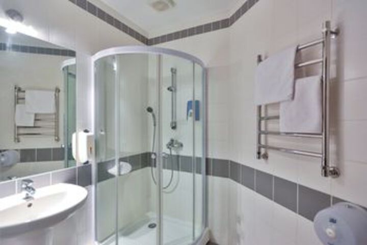 Room 2 of 25