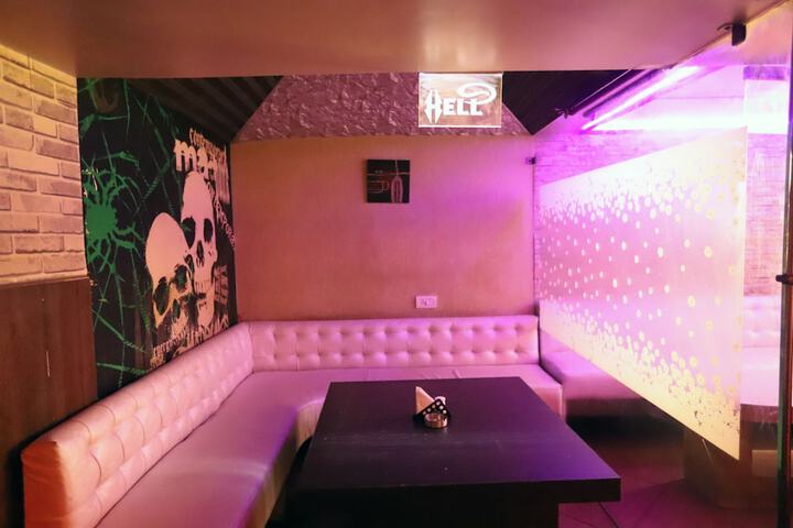 Lounge 113 of 130
