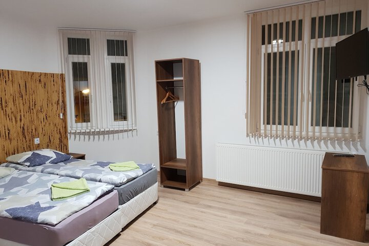 Room 3 of 5