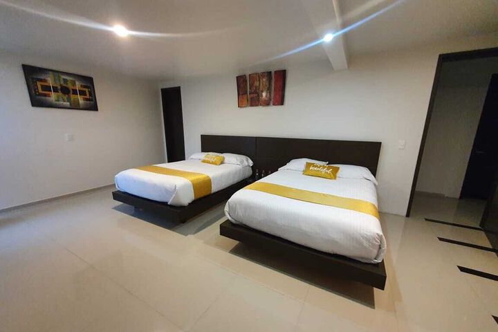 Room 6 of 8