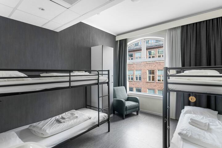 Room 43 of 64