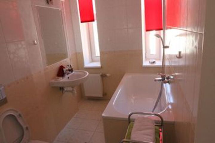 Room 5 of 34