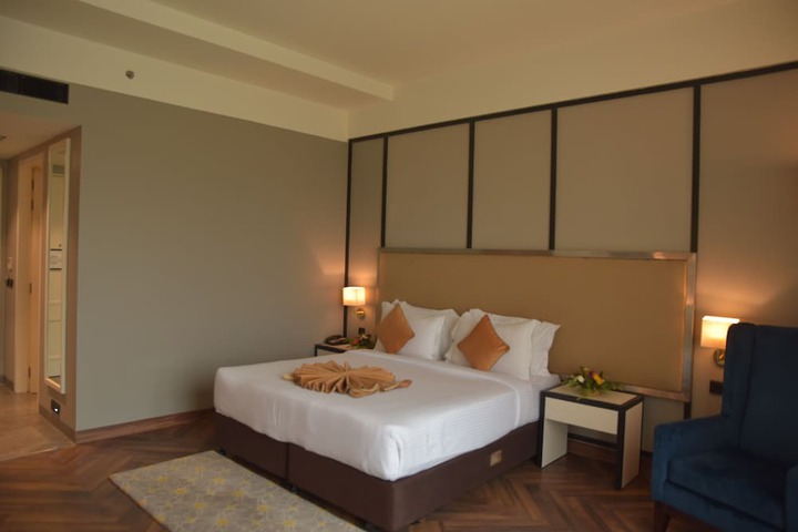 Room 12 of 63