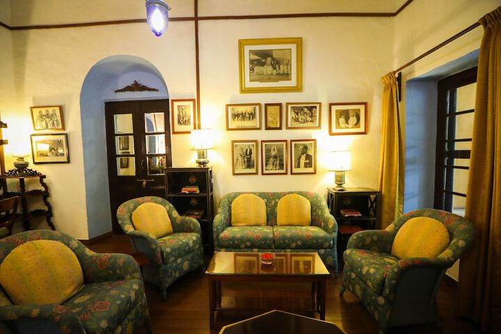 Entrance & Lobby