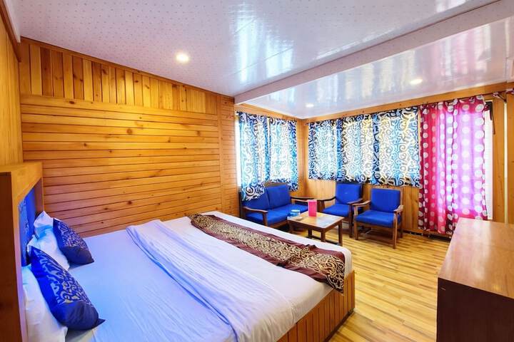 Room 2 of 48
