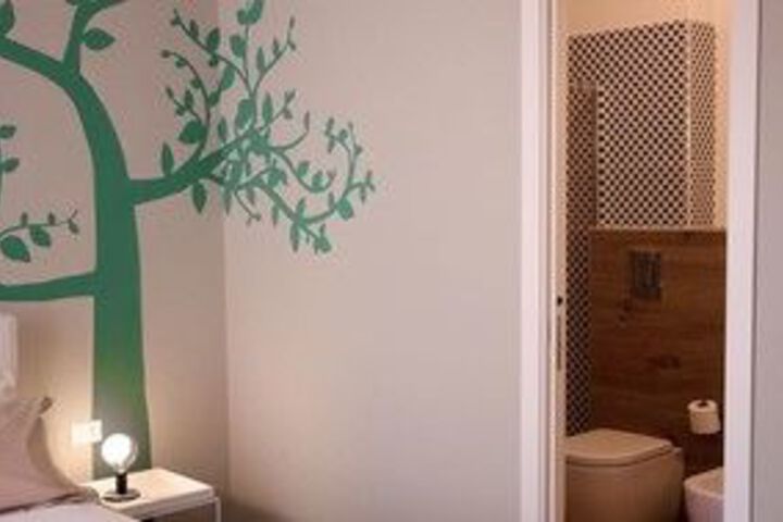 Room 13 of 23