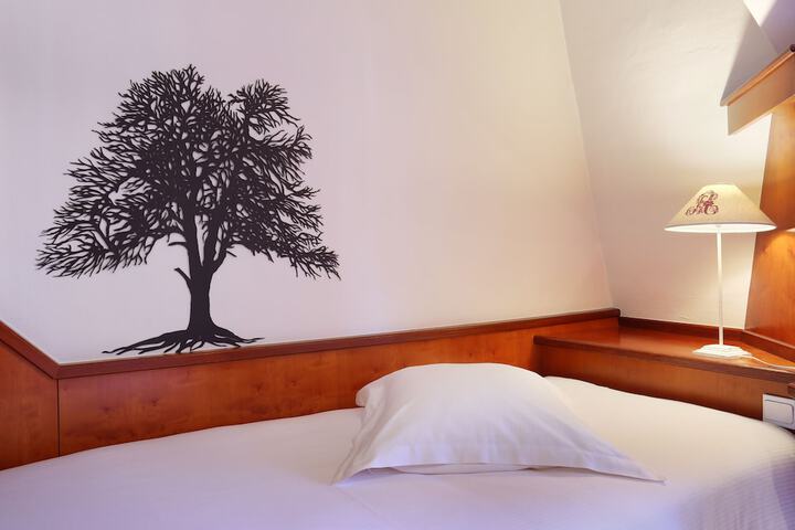 Room 26 of 110
