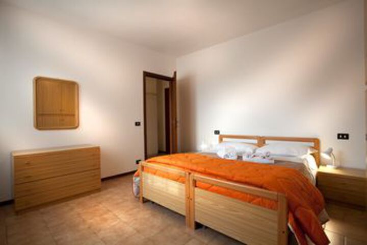 Room 7 of 15