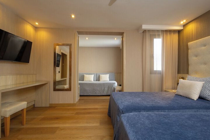 Room 48 of 124