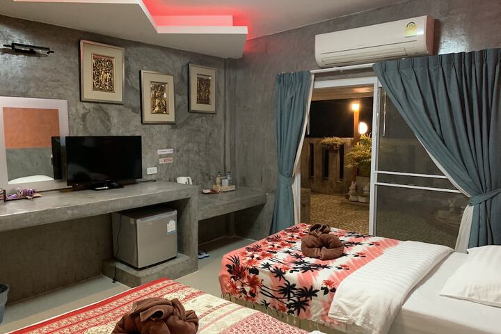 Room 26 of 60