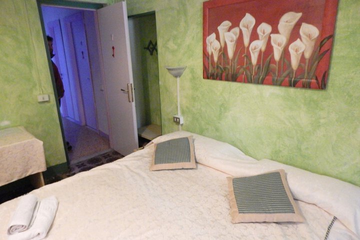 Room 5 of 31