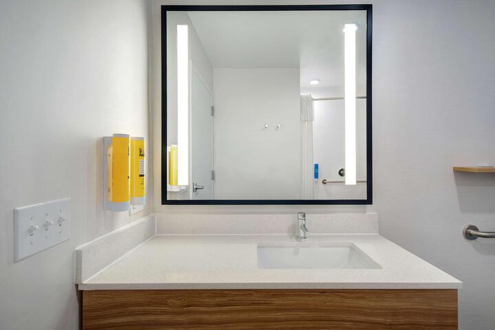 2 Queen Beds with Walk in Shower (10 of 13)