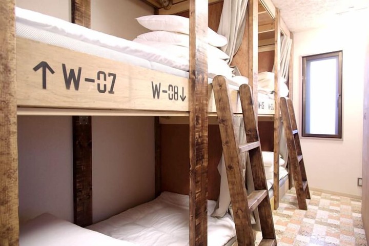 Room 8 of 40