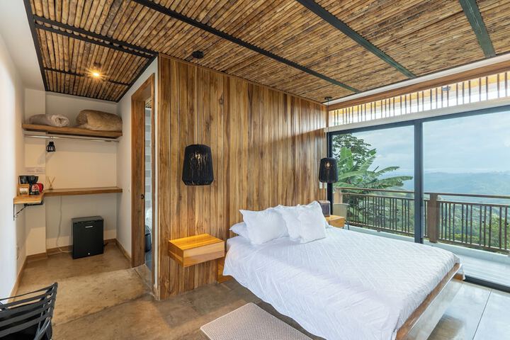 Room 13 of 41