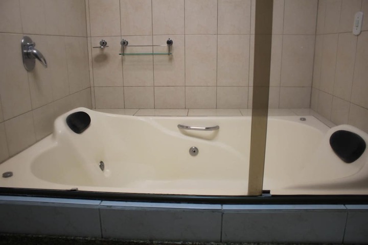 Hot Tub 24 of 56