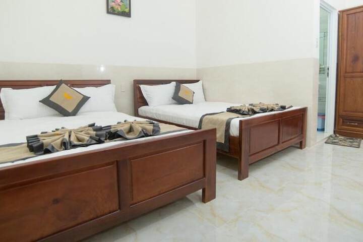 Room 6 of 27