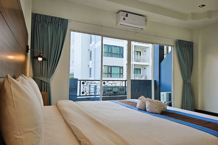 Room 10 of 40
