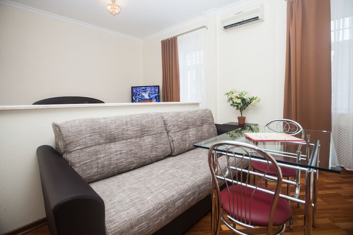 Room 8 of 20