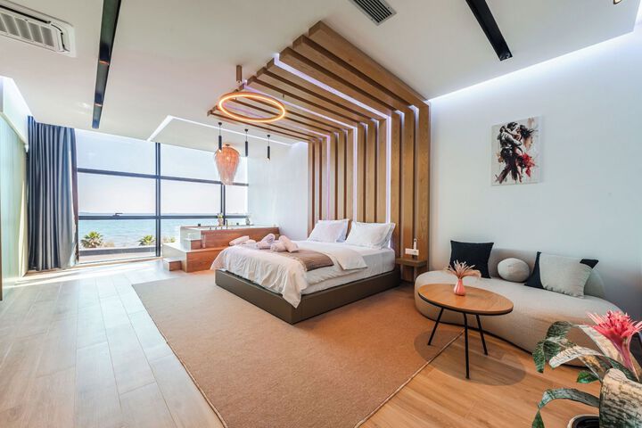 Room 34 of 43