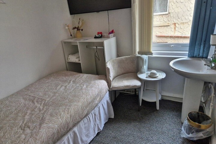 Room 26 of 59