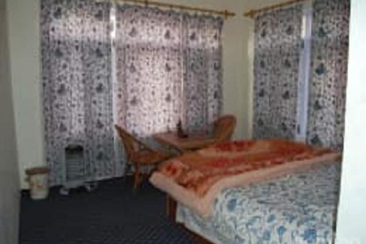 Room 10 of 11