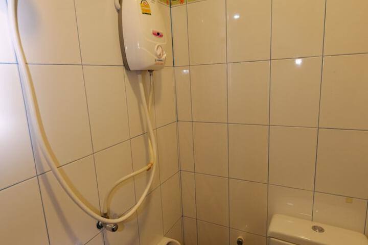 Room 12 of 20