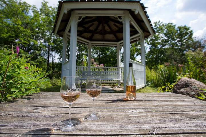 Hotel Exterior 107 of 112