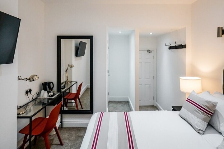 Room 17 of 26