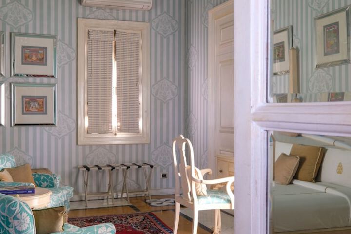 Room 29 of 373