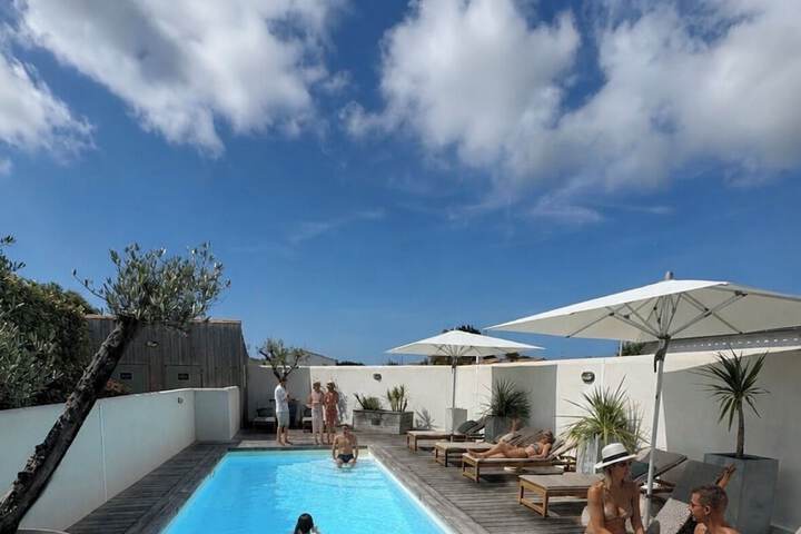 Pool 49 of 75
