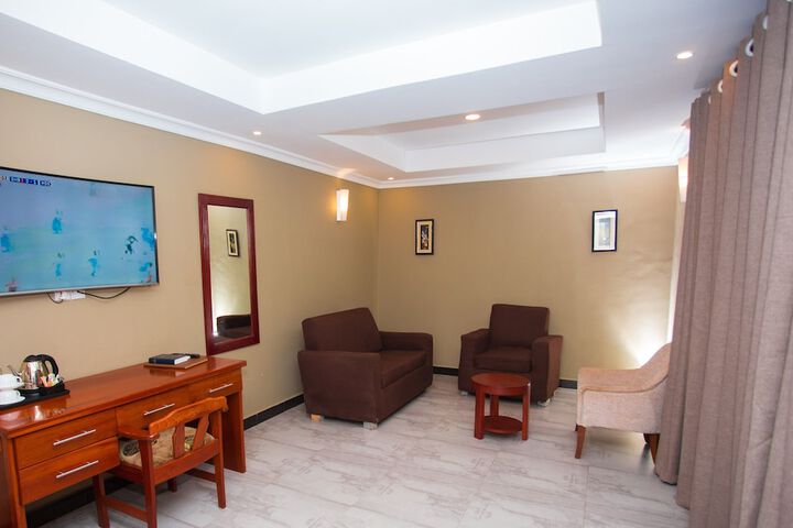 Room 7 of 35