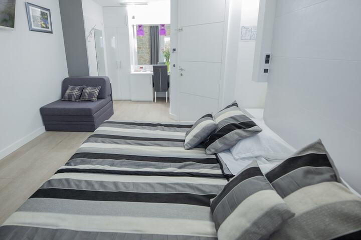 Room 5 of 60