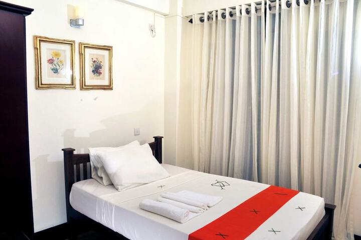 Room 10 of 25