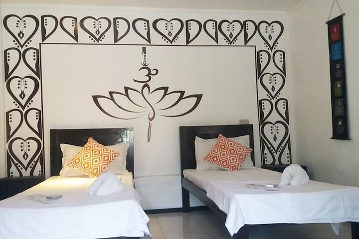 Room 3 of 33