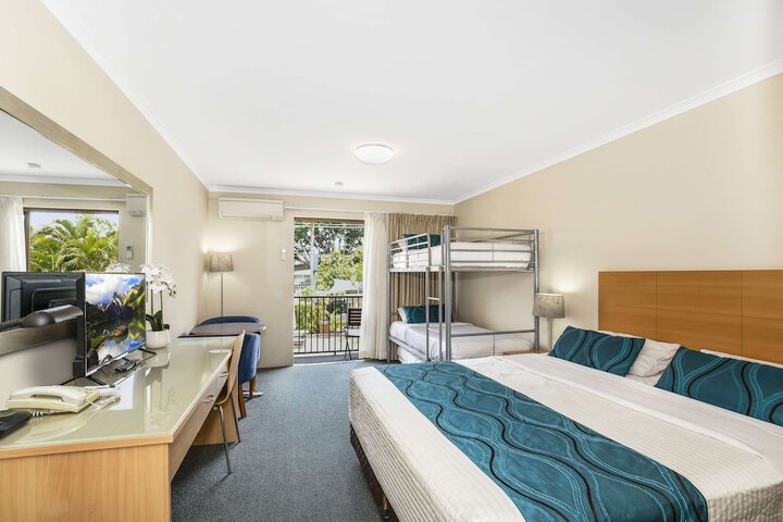 Room 25 of 60