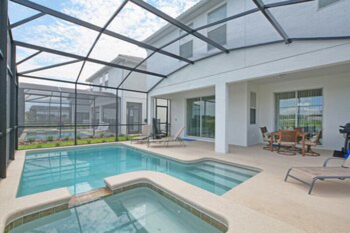 Storey Lake-6 Bedroom Pool Home- 1652ST