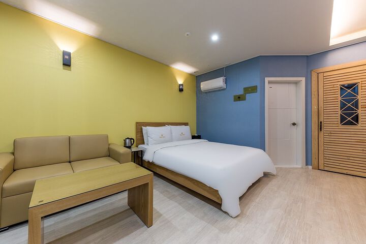 Room 10 of 63