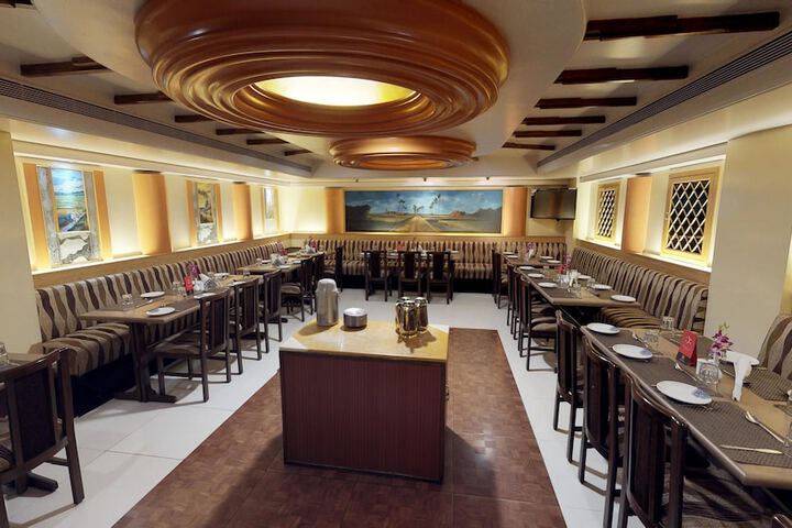 Dining 14 of 27