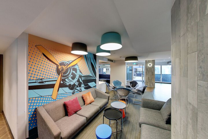 Entrance & Lobby
