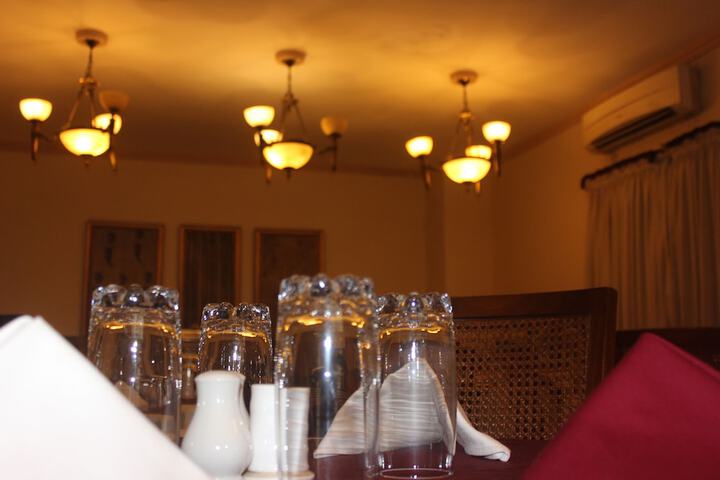 Dining 13 of 18