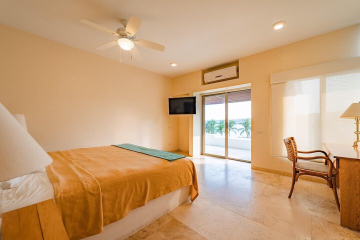 Room 8 of 60