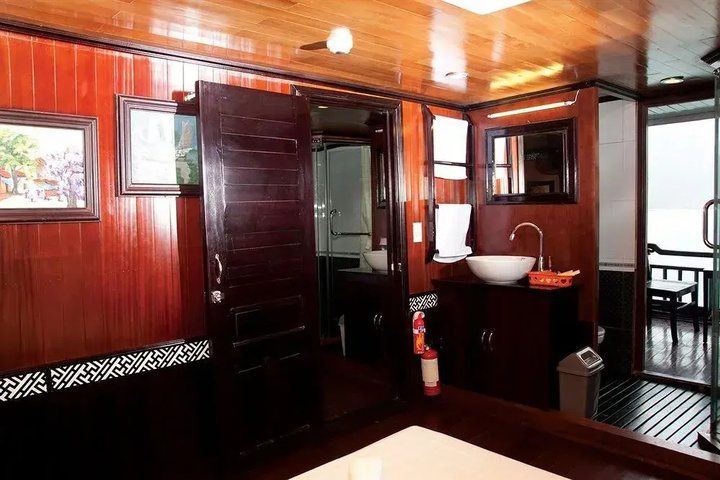 Room 5 of 22