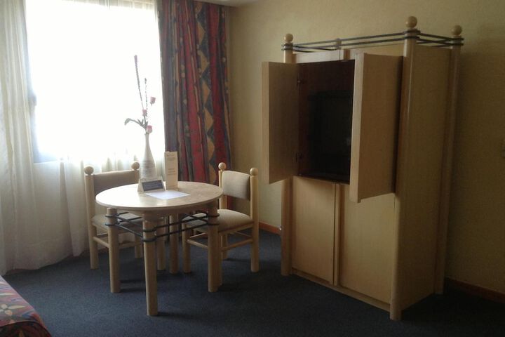 Room 32 of 58