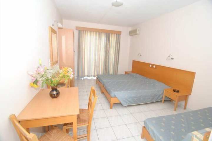 Room 5 of 16