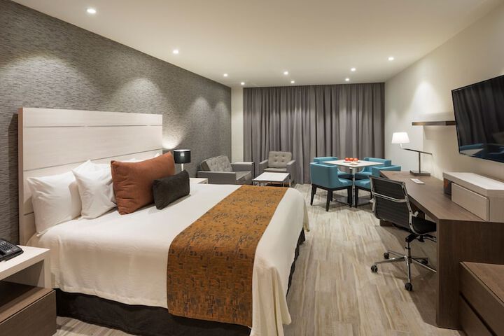 Room 14 of 65