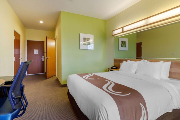 Queen Bed Accessible (5 of 34)