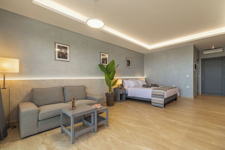Room 2 of 27